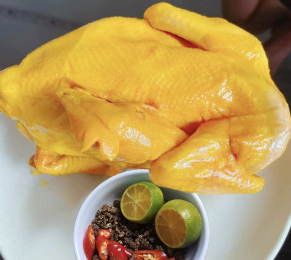Gà ủ muối nguyên con