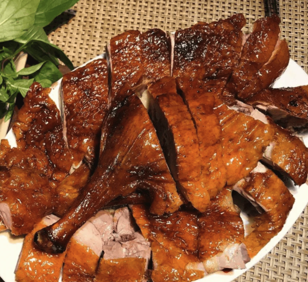 Vịt quay nguyên con